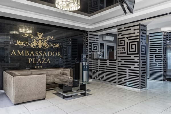 Ambassador Plaza Hotel 4