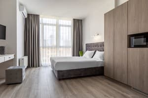 Апарт-отель Barasport city apartments. Апартаменты двухместный DeLuxe Silver Style с панорамным видом 3
