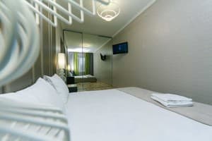 Бульвар Леси Украинки 24 8