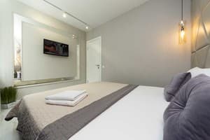 Бульвар Леси Украинки 24 1