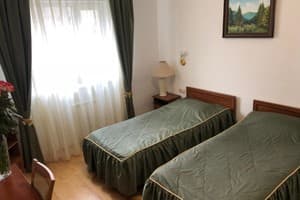 Отель Gusarskiy Hotel&Apartment. Комфорт двухместный с двумя спальными местами 1