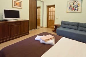 Home Hotel ул. Большая Житомирская, 4В 3