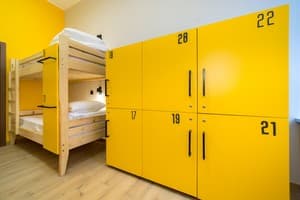 Хостел Hotel Bee Station. Место в общем 8-местном номере Хостел 5