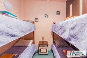 Отель I.HOTEL Подольский. Четырехместный номер с двумя двухъярусными кроватьями 1