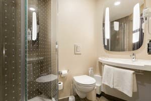 Ibis Kyiv Railway Station 8