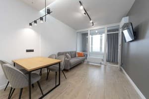 ЖК Seven, Днепровская Набережная 7