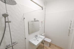 Kyiv Honchara Hotel 5