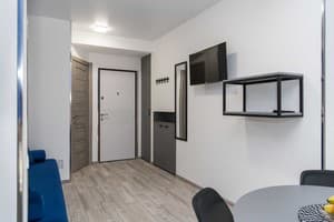 Квартира MYFREEDOM near NIVKY Residential Complex. Апартаменты двухместный в синей тематике студия 3 2