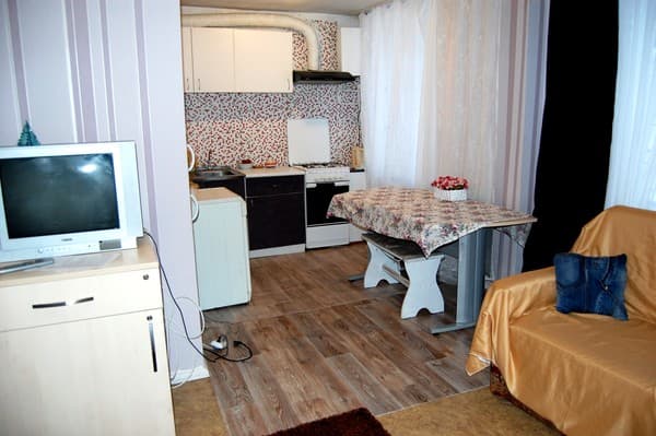 Standard Apartment on Umanskaya  3