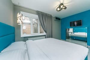 двухкомнатная на ул. Кловский спуск 14 Б 1