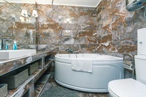 двухкомнатная на ул. Кловский спуск 14 Б 25