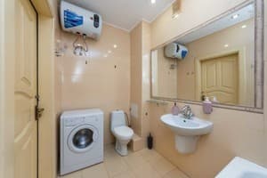 на ул. Коновальца 7/9 12