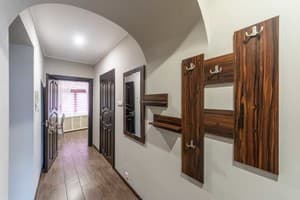 на ул. Коновальца 7/9 7