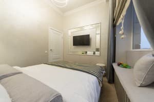 на ул. Крещатик 25 4