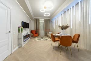 на ул. Крещатик 25 13