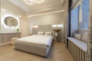 на ул. Крещатик 25 1