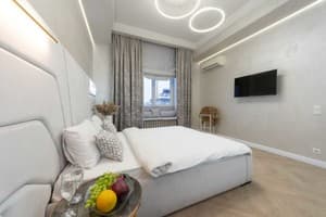 на ул. Крещатик 25 9