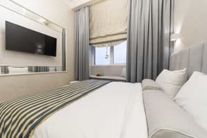 на ул. Крещатик 25 7