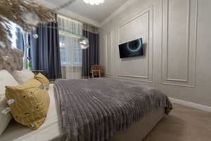 на ул. Крещатик 25 11