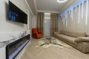 на ул. Крещатик 25 14