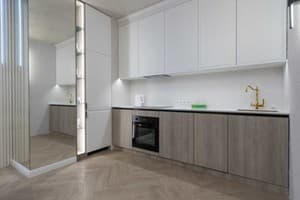 на ул. Крещатик 25 21