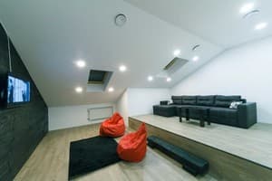 в центре города, по ул. Михайловская 16 13