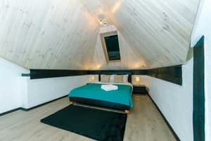 в центре города, по ул. Михайловская 16 4